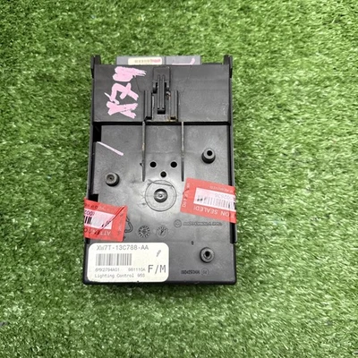 Módulo de control de iluminación Mercury Grand Marquis Town Car 2003-2005 5W7Z-13C788-AC Foto 1 de 4