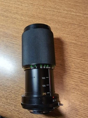 Vivitar MC Macro Focusing Zoom Lens 52mm 70 – 210 mm  With SKYLIGHTA1   - Image 1 of 4