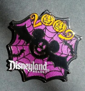 DLR Disney Halloween 2009 Mickey Spider Web - Bat Surprise LE 500 Pin - Picture 1 of 1