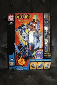 DC C3 Construction 2004 VINTAGE BATCAVE W/ MINI-FIGURES ART ASYLUM JOKER NEW - Picture 1 of 3