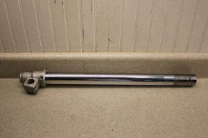 Honda CR250R 1995 FABRICANTE DE EQUIPOS ORIGINALES horquilla inferior horquilla tubo abrazadera eje lengüeta lado derecho 4648 E3 - Imagen 1 de 8