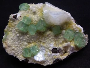 GREEN APOPHYLLITE CUBES W/ STILBITE BOWS ON MATRIX MINERALS SPECIMENS - Picture 1 of 3