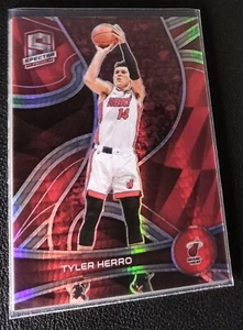 2021-22 Panini Spectra #43 Asia Red Prizm Tyler Herro - Bild 1 von 2