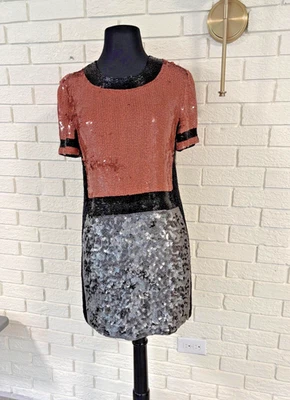 Mini vestido de cóctel French Connection Shelly lentejuelas en negro, plata y óxido Foto 1 de 4