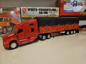 1/32 Scale Kenworth T680 NewRay With Handmade Wooden Trailer - Picture 1 of 23