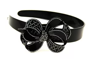 MIMCO PREPPY BOW ALICE HEAD BAND EN JET NUEVO CON ETIQUETAS PRECIO DE VENTA SUGERIDO POR EL FABRICANTE $99.95 - Imagen 1 de 1