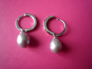 BELLES CREOLES PERLE EAU DOUCE FORME POIRE GRIS/TIGE FERMEE// ARGENT 925/NEUF - Imagen 1 de 2