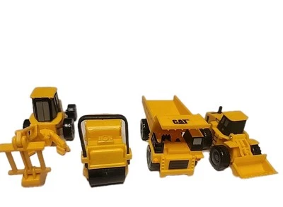 Lote de 4 Vehículos de Construcción de Plástico Estilo Oruga Juguete Camión 4" a 6" Foto 1 de 2