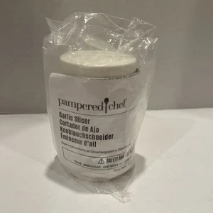 Pampered Chef Garlic Slicer and Peeler #1113, New & Sealed - Picture 1 of 8