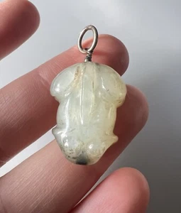 Antique Chinese White Light Grey Beige Jade Frog Pendant 1.2" - Picture 1 of 7