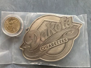 Hebilla de cinturón de metal de colección RJR R.J Reynold's Dakota Cigarettes marca NUEVA PROMOCIÓN - Imagen 1 de 6