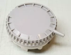 Interruptor de presión de nivel de agua para lavadora Haier genuino WD-7100-08 *NUEVO* XQG50-11 - Imagen 1 de 4