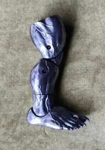 Marvel Legends - Monster Venom Right Leg BAF Piece - Picture 1 of 2