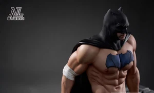 NL Studio Batman + Motorcycle 1/6 Resin Statue In Stock H35cm - Picture 1 of 3