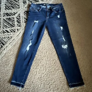 American Rag Dark Wash Factory Distressed Skinny Jeans Women’s Size 11 - Picture 1 of 9
