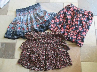 Lot of 3 Floral Skirts ~ Hollister, XXI ~ Size Small, S, Fall/Winter, Nice! - Image 1 of 3