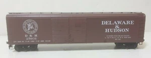 Delaware and Hudson Railroad 50' Round Roof DD box car 25031 Bowser Model 55408 - Picture 1 of 9