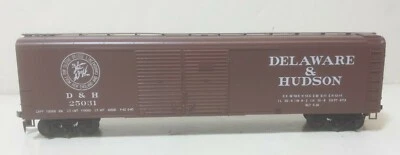Delaware and Hudson Railroad 50' Round Roof DD box car 25031 Bowser Model 55408 - Image 1 of 4