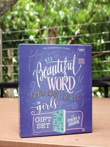 NIV GIRLS BIBLE: Wide Margins with 600 Verses to Color, Pencil/Sticker Gift Set - Picture 1 of 11