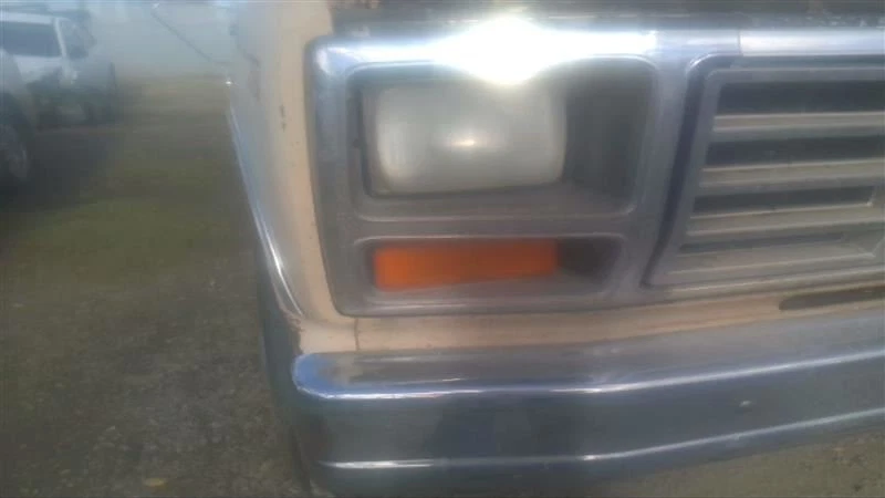 Passenger Right Headlight Chrome Grille Fits 82-86 BRONCO 26641346 Foto 1 de 4