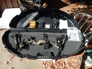 Bear Apprentice 2 Compound Bow Right Hand Youth w/ Whisker Biscuit And Glo Sight - Picture 1 of 10