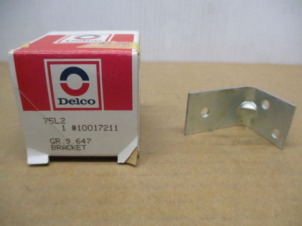 Suporte de antena NOS GM DELCO 10017211 - Imagem 1 de 3