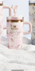 Vaso de lujo Stanley X Love Shack 20 oz rosa Beaux Holiday Quencher rosa preventa - Imagen 1 de 1