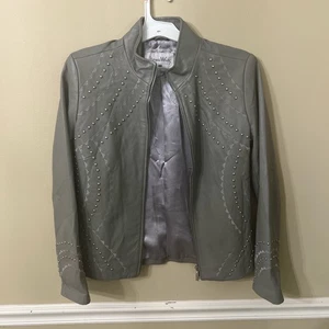 PAMELA McCOY Collections Lederjacke mit Reißverschluss grau Nieten Größe L - Bild 1 von 15