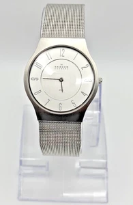 Skagen Denmark Women's Thin Wrist Watch Silver Tone Stainless Steel New Battery - Picture 1 of 9