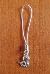 bijou de portable gris argenté serpent 16 x 12 mm - Zdjęcie 1 z 2