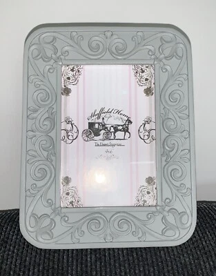 Marco de fotos Sheffield Home de resina gris diseño de desplazamiento de tamaño de imagen de 4” X 6” Foto 1 de 4