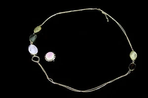 Bonito juego de joyas doradas 60 cm collar con piedras preciosas + clip de paño - Imagen 1 de 4
