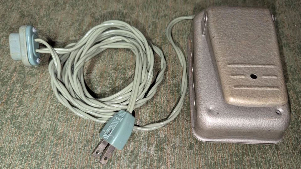 Винтажная электрическая швейная машинка Mercury 701 колено 702 фута педаль контроллера США - Изображение 1 из 4