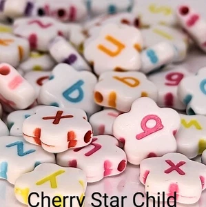 52 x white acrylic flower rainbow letter beads new for fun projects crafts T - Bild 1 von 3
