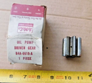 NOS BOMBA DE ACEITE ENGRANAJE ACCIONADO PARA AUTOS FORD 1954 CON MOTORES 239" 54 NUEVO OEM - Imagen 1 de 2