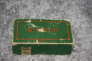 Accesorios para máquina de coser Singer vintage con caja original con libros - Imagen 1 de 5