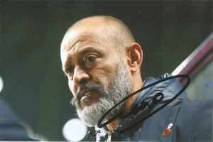 NOTTINGHAM FOREST & WOLVES: NUNO ESPIRITO SANTO FIRMADO 6x4 FOTO DE ACCIÓN + CERTIFICADO DE AUTENTICIDAD - Imagen 1 de 1