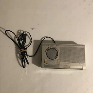 Magnavox Electronic Clock Radio D-3090 2 Band Receiver Slumber Repeat gs3090n - Picture 1 of 7
