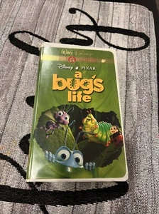 A Bugs Life, VHS, Walt Disney Gold Classic Collection Vintage Clamshell Case  - Picture 1 of 9