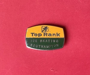 vintage Top Rank Ice Skating Southampton Pin Badge Hockey Sport Rink Club - Picture 1 of 7