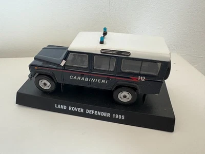 Land Rover Defender Carabinieri 1995 Edicola 1/43 - Immagine 1 di 3