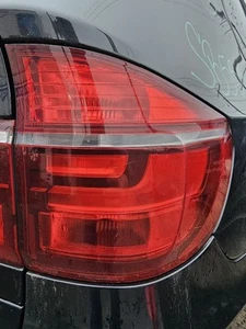 Luz trasera lateral del pasajero BMW X5 2011-2013 (QTR MTD) - Imagen 1 de 12