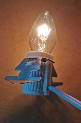 C7 Blowmold Replacement Light Socket W/ Bulb (simular To empire & General foam) - Image 1 of 4