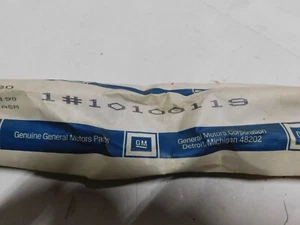 10100119 BUICK CENTURY CHEV CELEBRITY OLDS CUTLASS A/C CONDENSER SEAL UPPER - Picture 1 of 5