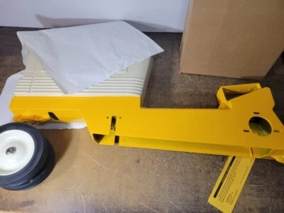 Tractor de pedal delantero estrecho International Cub Cadet de colección por ERTL ¡NUEVO EN CAJA (1989)! Foto 1 de 2