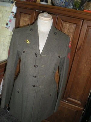 WW2 US Marines 4th MAW Uniform Dress Blouse, with striker. Great Condition - Image 1 of 4