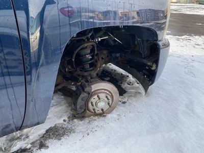 (LOCAL PICKUP ONLY) 07 08 09 10 11 12 13 CHEVY SILVERADO 1500 Fender Right - Image 1 of 4