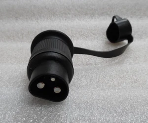 3 PIN Zusatzsteckdose 'Stecker' für Traktoren oder jedes andere Fahrzeug - Bild 1 von 3