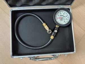 Longacre Glow In The Dark 0-60 psi Tire Pressure Gauge w/ Case - Picture 1 of 3