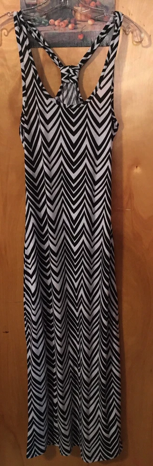BODY CENTRAL Mujer’s S MAXI Vestido Largo Blanco y Negro Cebra Rayas Espalda Corredora Foto 1 de 4